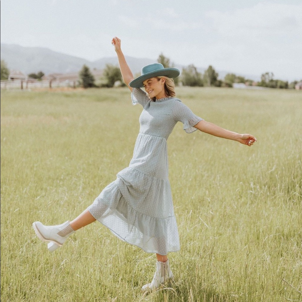 Adeline Swiss Dot Midi in Light Blue - Medium